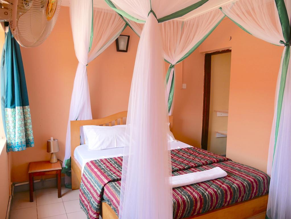 Hotel Acacia City Кампала Экстерьер фото
