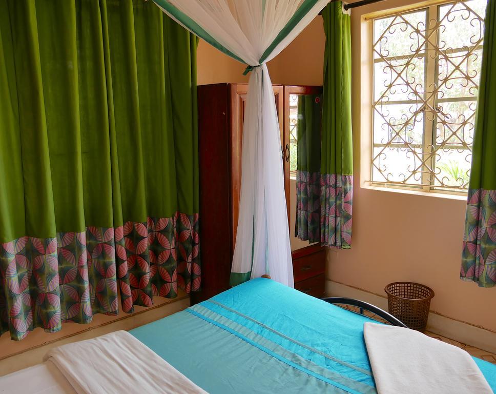 Hotel Acacia City Кампала Экстерьер фото