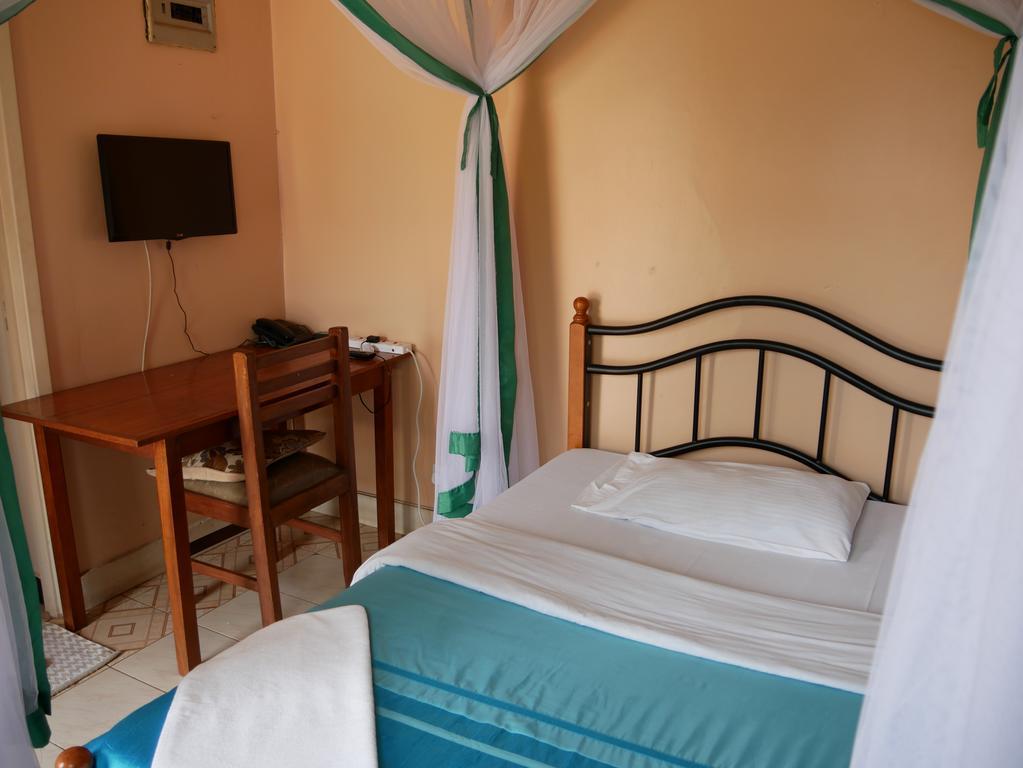 Hotel Acacia City Кампала Экстерьер фото